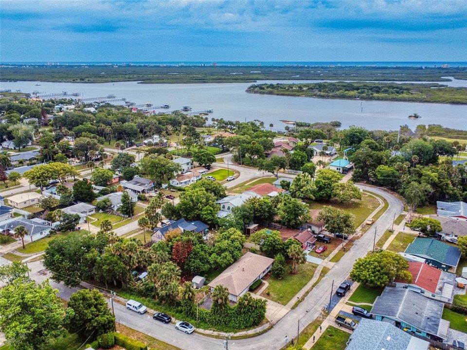 На продажу: $399,900 (3 спален, 2 ванн, 1040 Квадратных фут)