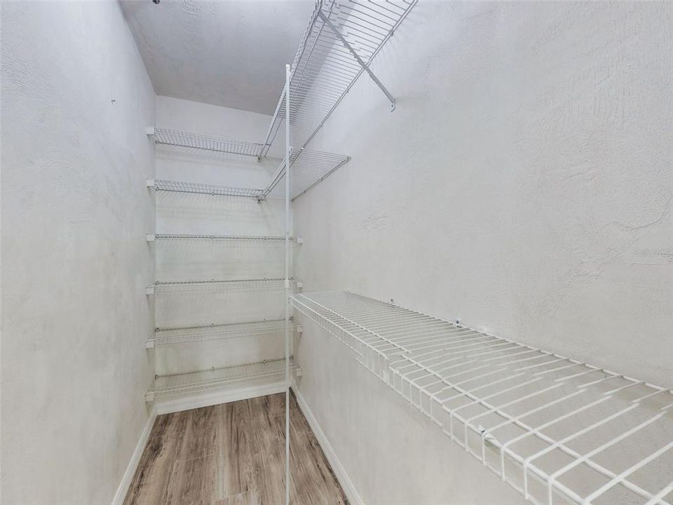 На продажу: $399,900 (3 спален, 2 ванн, 1040 Квадратных фут)