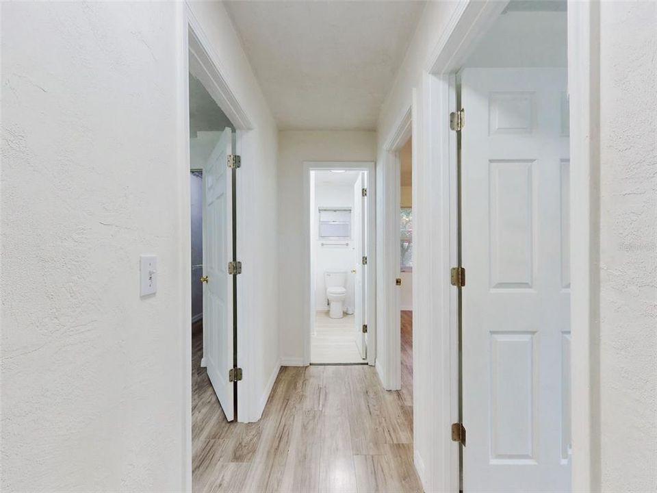 На продажу: $399,900 (3 спален, 2 ванн, 1040 Квадратных фут)