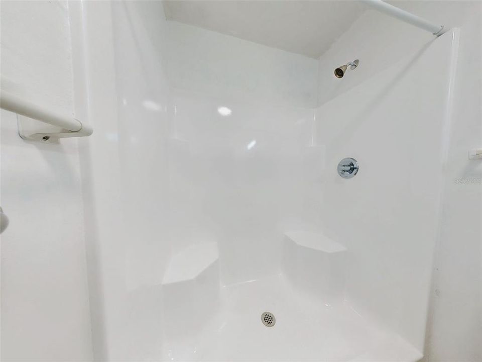 На продажу: $399,900 (3 спален, 2 ванн, 1040 Квадратных фут)