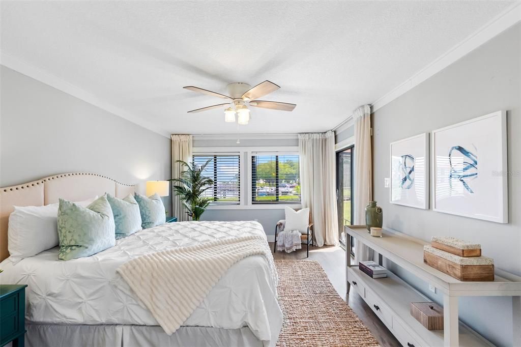 For Sale: $398,900 (2 beds, 2 baths, 1065 Square Feet)