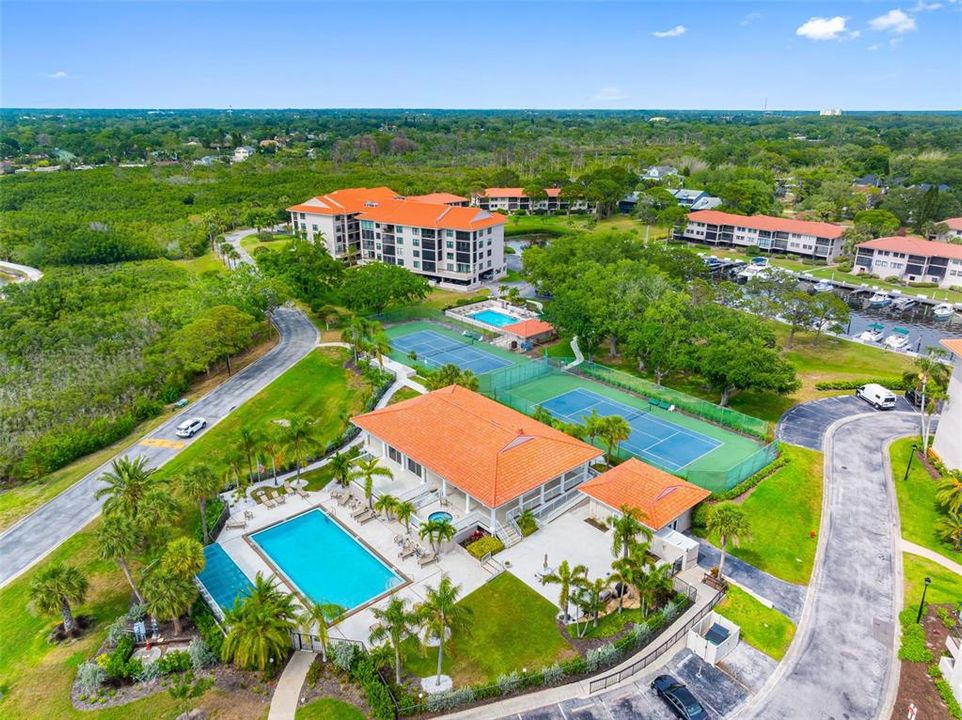 For Sale: $398,900 (2 beds, 2 baths, 1065 Square Feet)