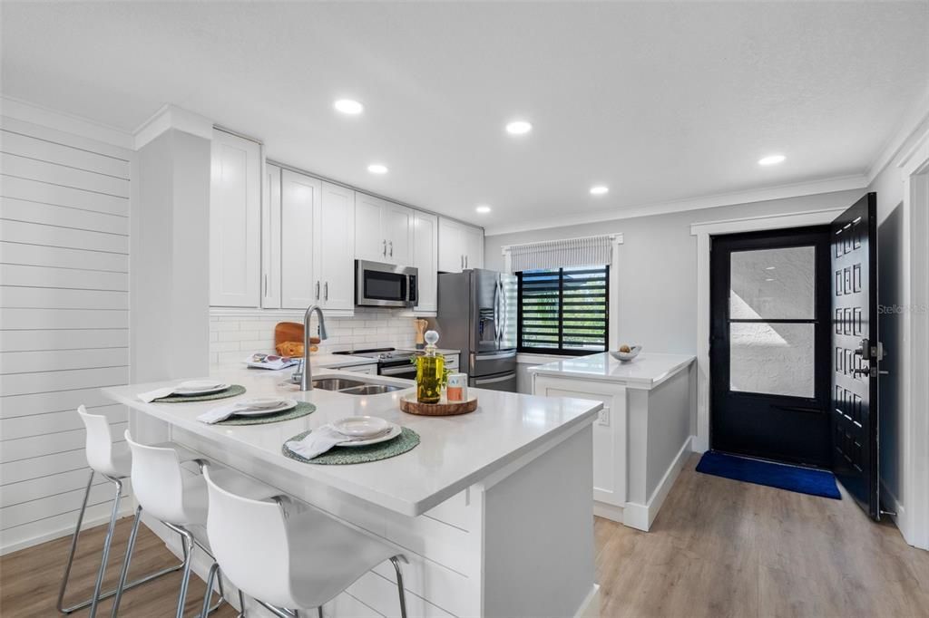 For Sale: $398,900 (2 beds, 2 baths, 1065 Square Feet)