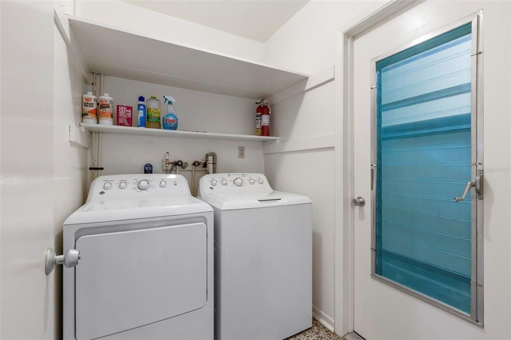 En Venta: $974,000 (4 camas, 2 baños, 2017 Pies cuadrados)