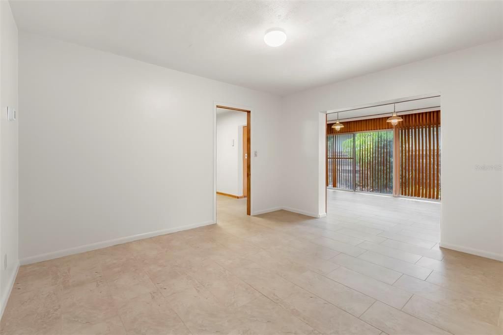 En Venta: $974,000 (4 camas, 2 baños, 2017 Pies cuadrados)
