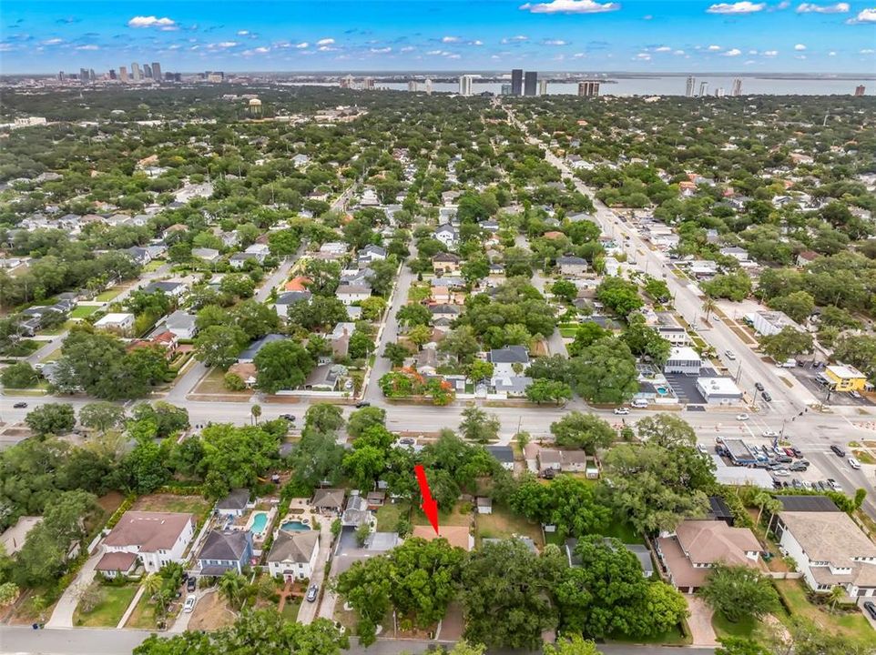 En Venta: $974,000 (4 camas, 2 baños, 2017 Pies cuadrados)