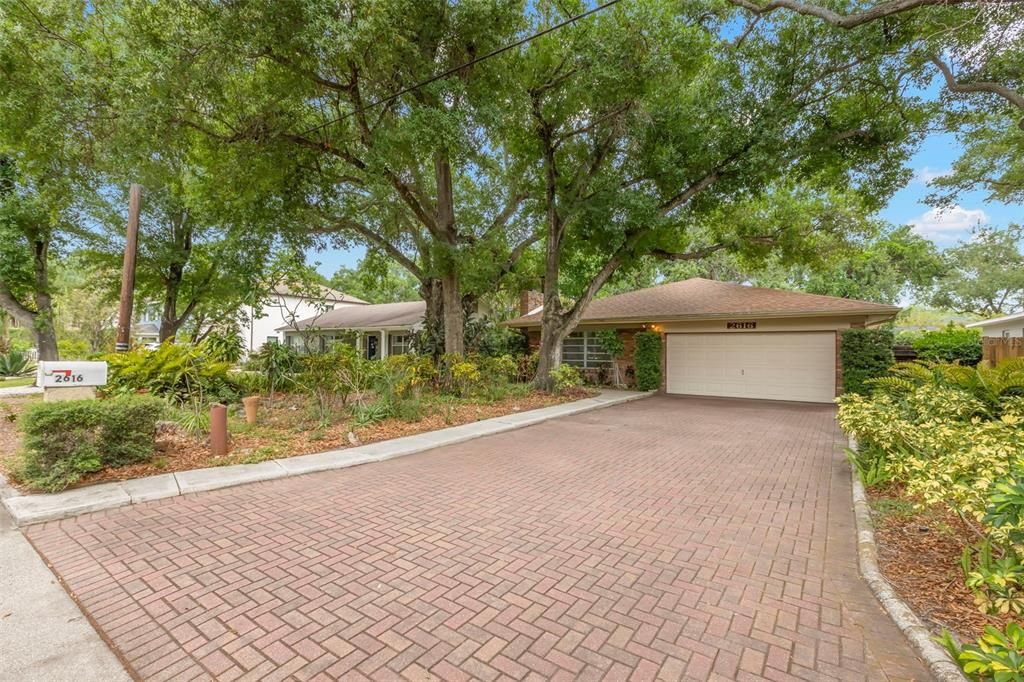 En Venta: $974,000 (4 camas, 2 baños, 2017 Pies cuadrados)