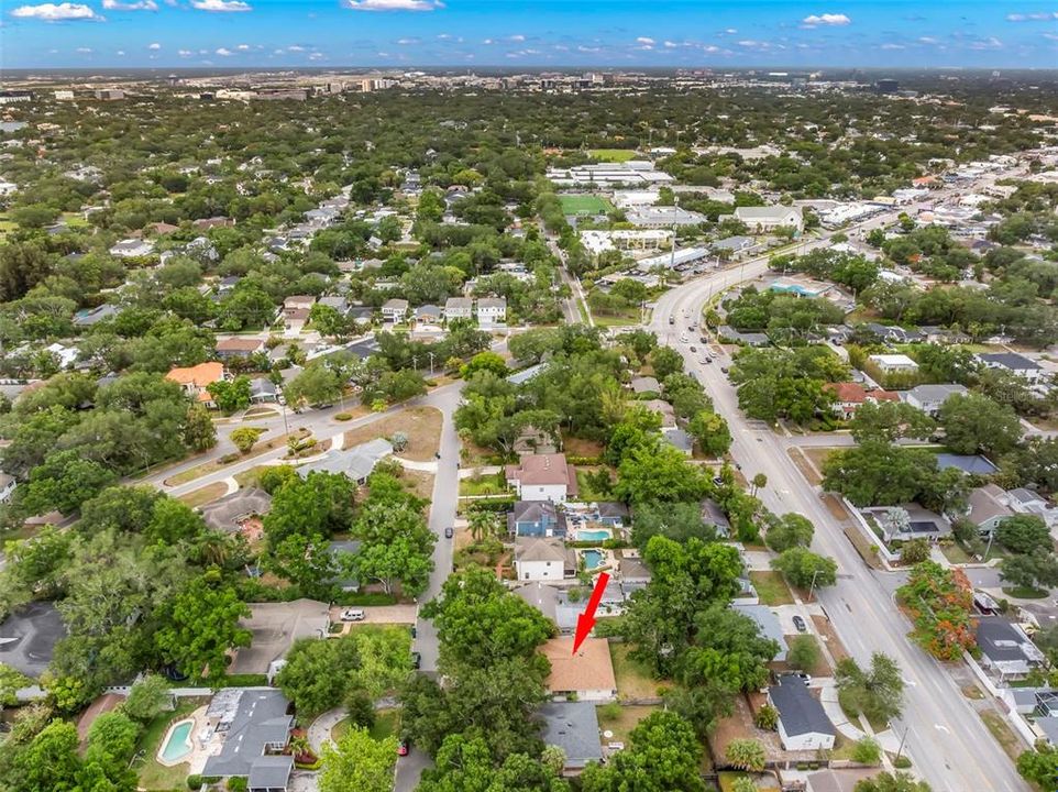 En Venta: $974,000 (4 camas, 2 baños, 2017 Pies cuadrados)