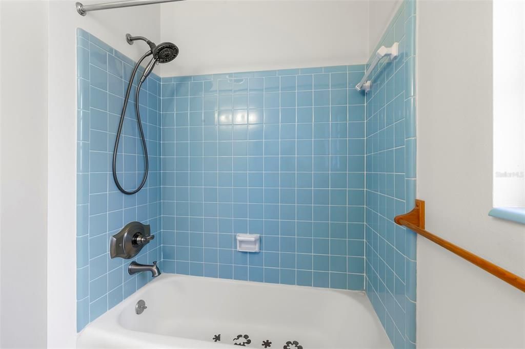 En Venta: $974,000 (4 camas, 2 baños, 2017 Pies cuadrados)