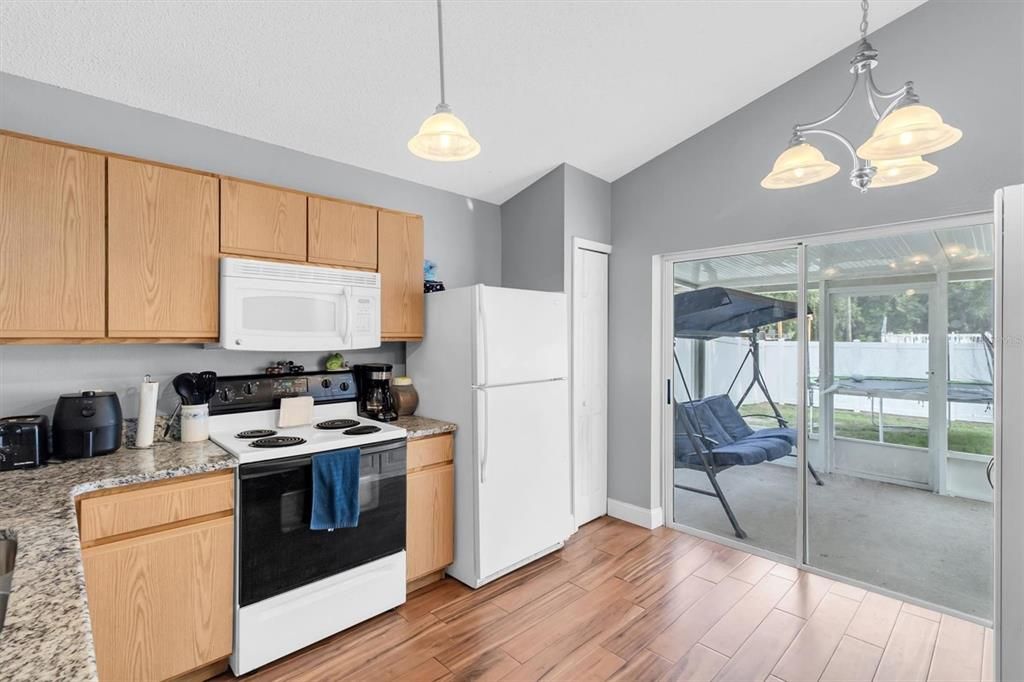 En Venta: $299,900 (3 camas, 2 baños, 1064 Pies cuadrados)