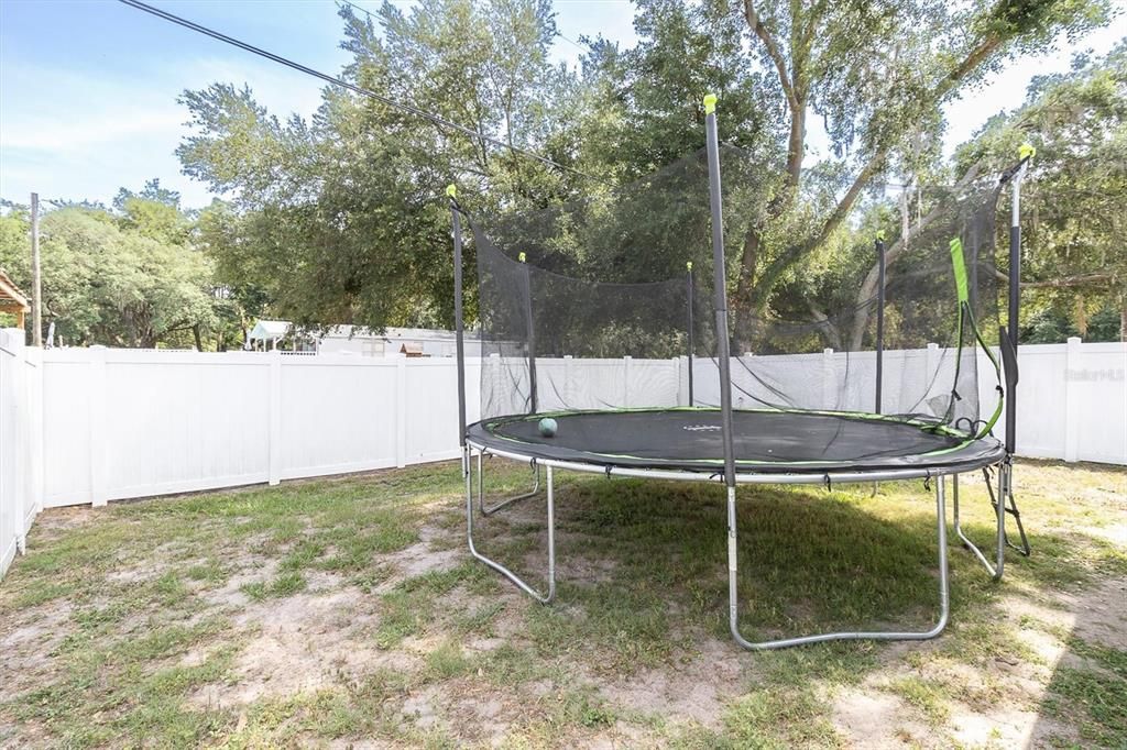 En Venta: $299,900 (3 camas, 2 baños, 1064 Pies cuadrados)