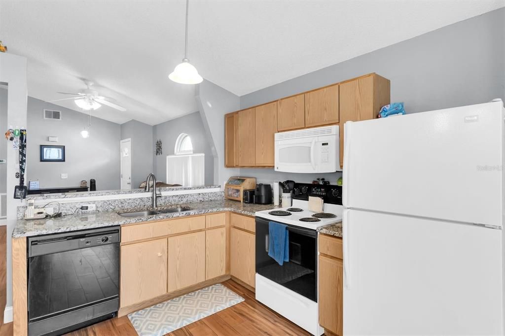En Venta: $299,900 (3 camas, 2 baños, 1064 Pies cuadrados)