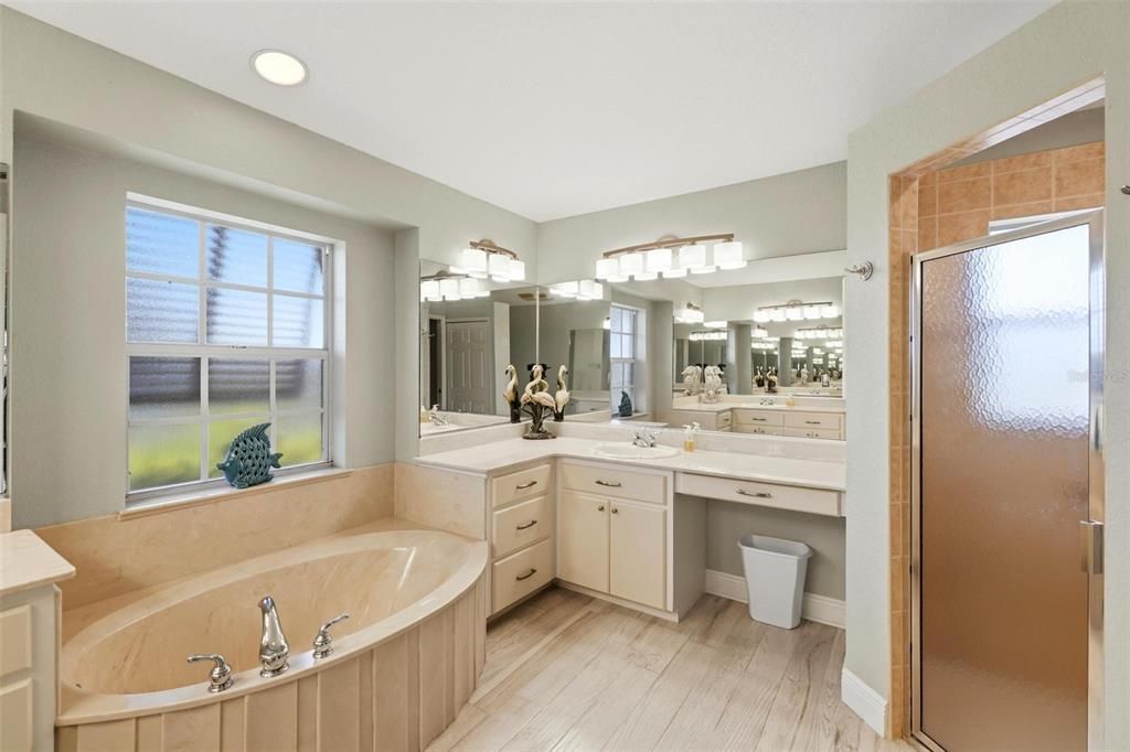 Active With Contract: $484,000 (4 beds, 2 baths, 2372 Square Feet)