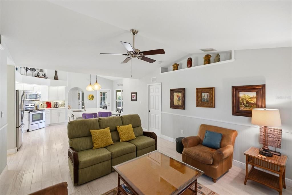 Active With Contract: $484,000 (4 beds, 2 baths, 2372 Square Feet)