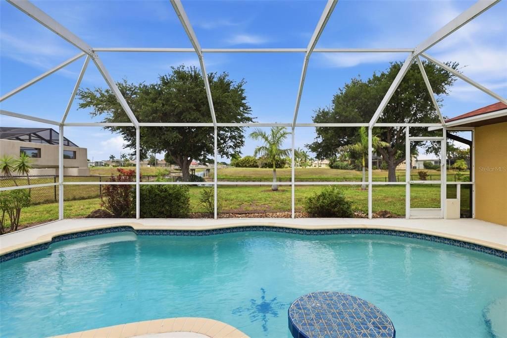 Active With Contract: $484,000 (4 beds, 2 baths, 2372 Square Feet)