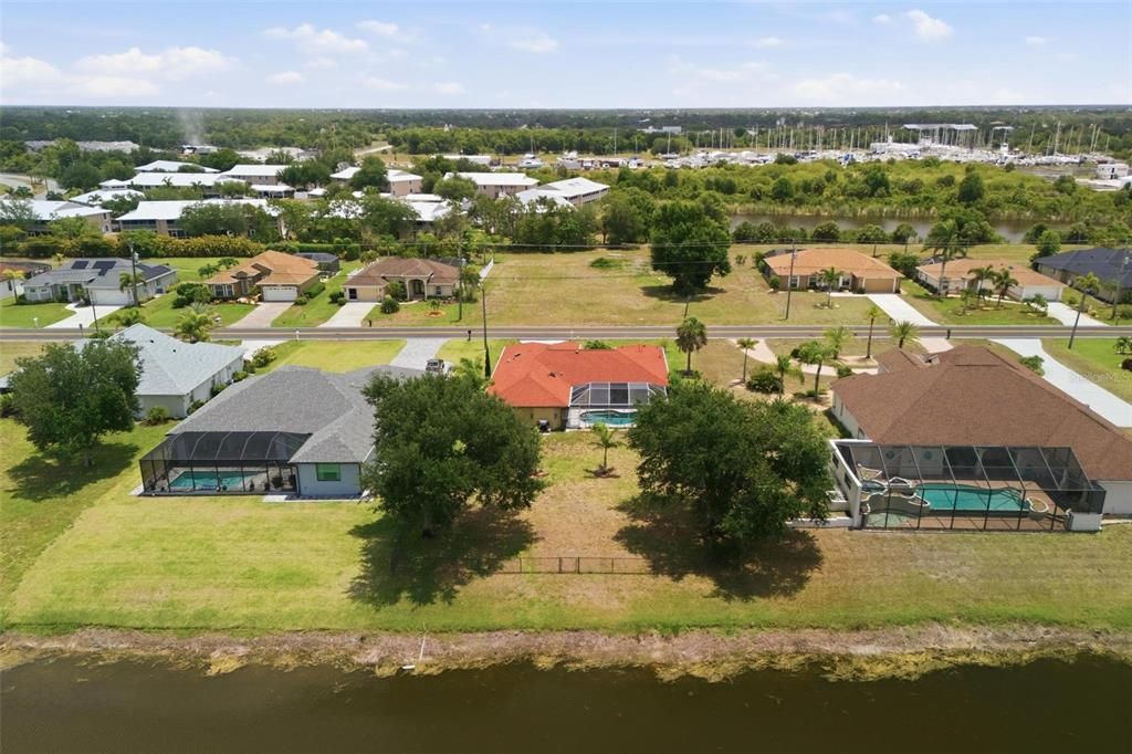 Active With Contract: $484,000 (4 beds, 2 baths, 2372 Square Feet)