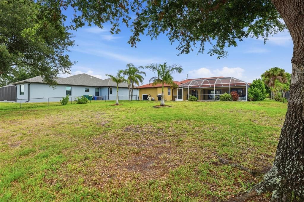 Active With Contract: $484,000 (4 beds, 2 baths, 2372 Square Feet)