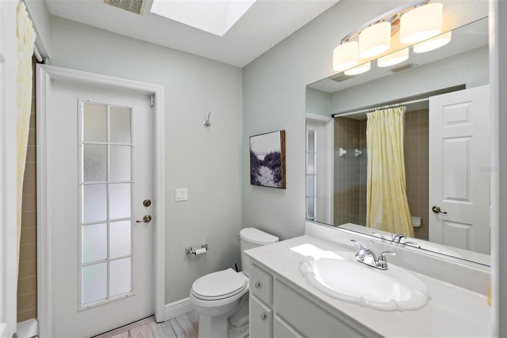 Active With Contract: $484,000 (4 beds, 2 baths, 2372 Square Feet)
