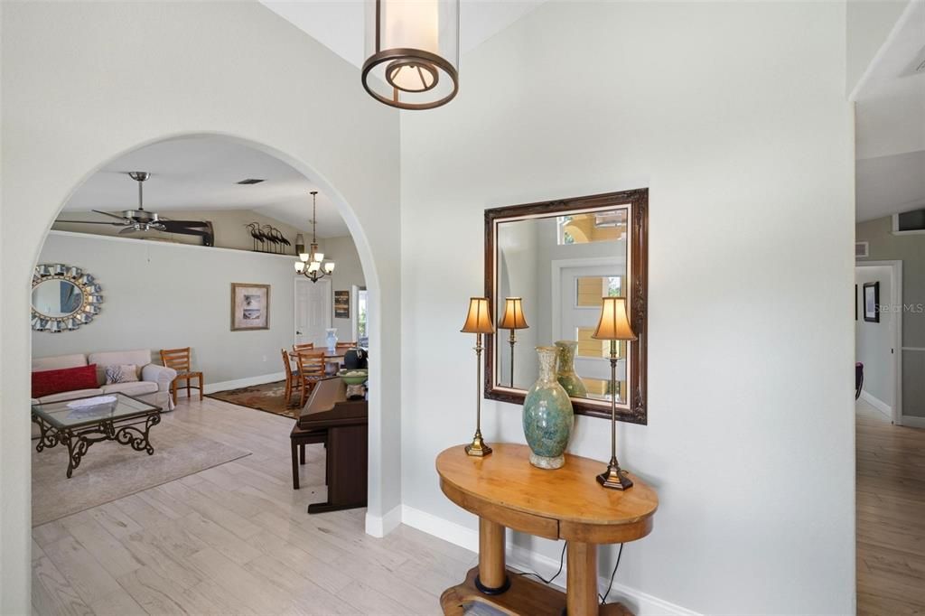 Active With Contract: $484,000 (4 beds, 2 baths, 2372 Square Feet)