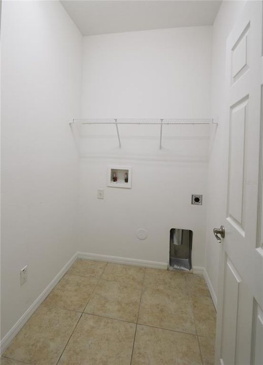 En Renta: $2,490 (4 camas, 2 baños, 1854 Pies cuadrados)