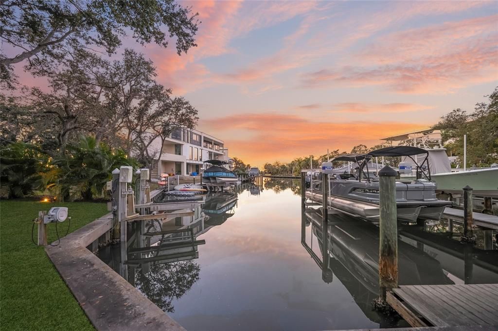 For Sale: $4,550,000 (4 beds, 5 baths, 4683 Square Feet)