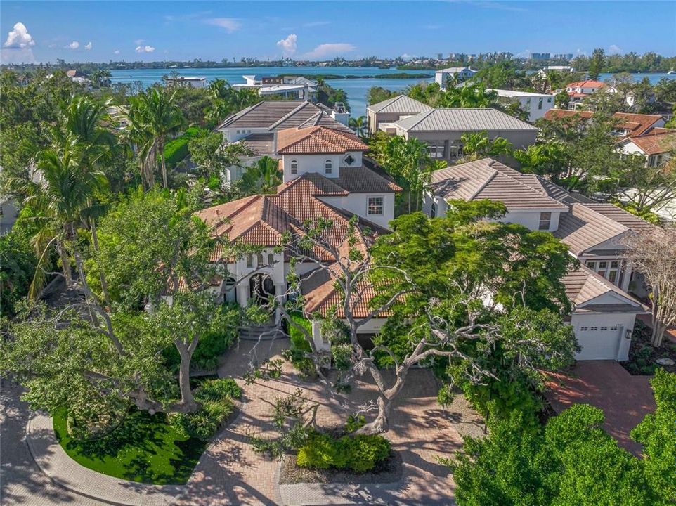 For Sale: $4,550,000 (4 beds, 5 baths, 4683 Square Feet)