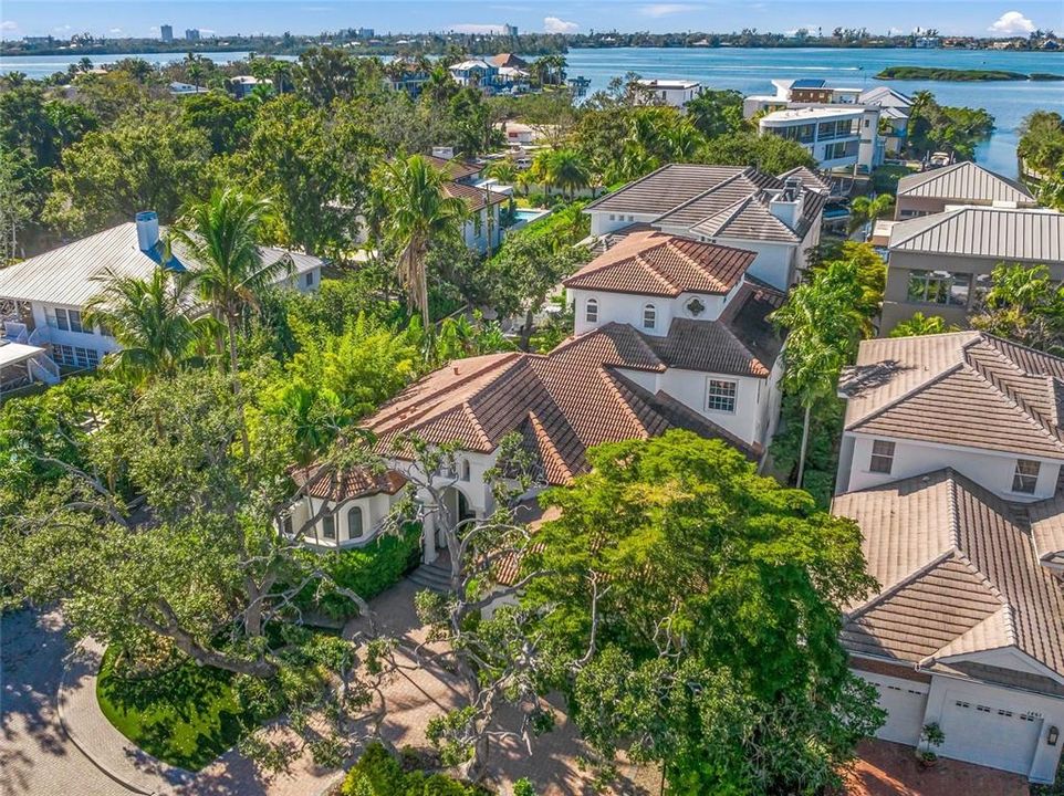 For Sale: $4,550,000 (4 beds, 5 baths, 4683 Square Feet)