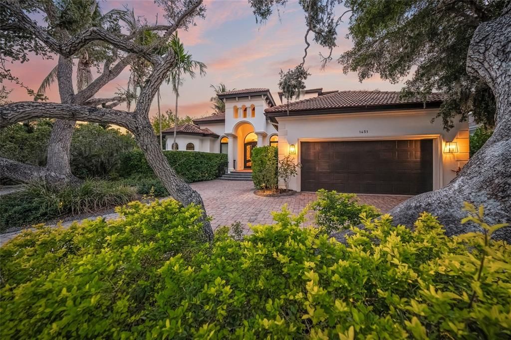 For Sale: $4,550,000 (4 beds, 5 baths, 4683 Square Feet)