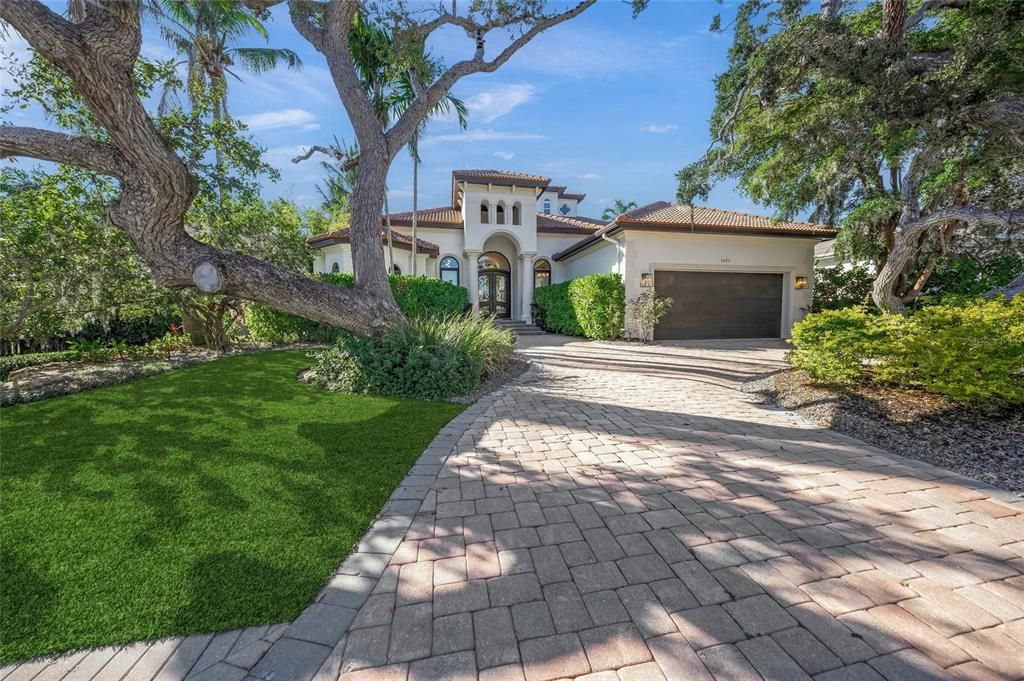For Sale: $4,550,000 (4 beds, 5 baths, 4683 Square Feet)