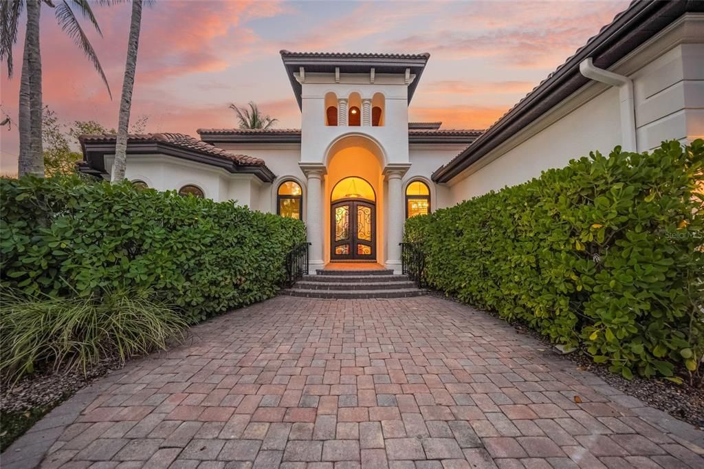 For Sale: $4,550,000 (4 beds, 5 baths, 4683 Square Feet)