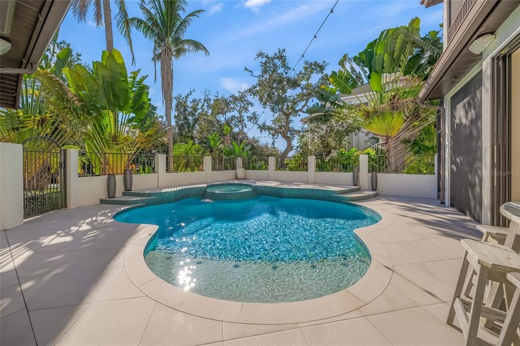 For Sale: $4,550,000 (4 beds, 5 baths, 4683 Square Feet)