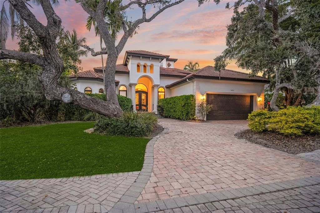 For Sale: $4,550,000 (4 beds, 5 baths, 4683 Square Feet)