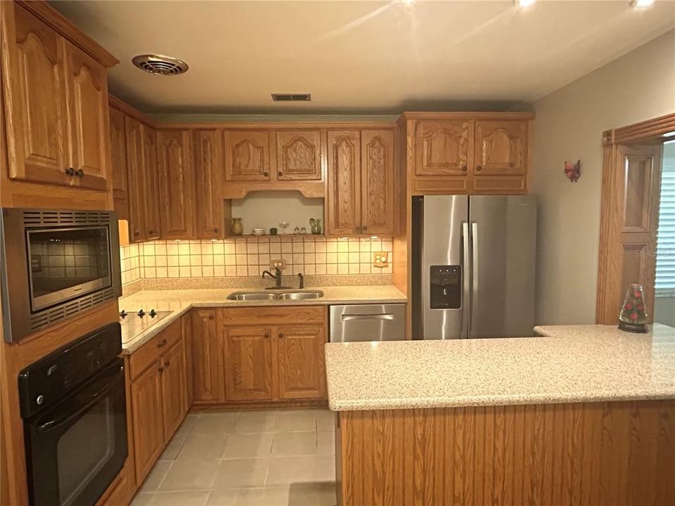 На продажу: $324,000 (3 спален, 2 ванн, 1624 Квадратных фут)