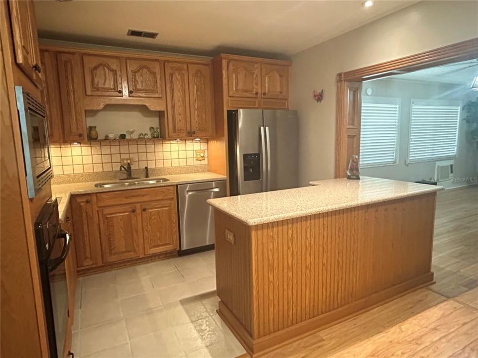 На продажу: $324,000 (3 спален, 2 ванн, 1624 Квадратных фут)