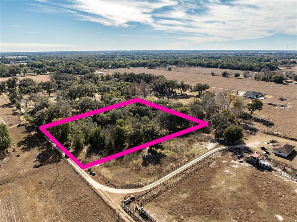 На продажу: $180,000 (3.67 acres)