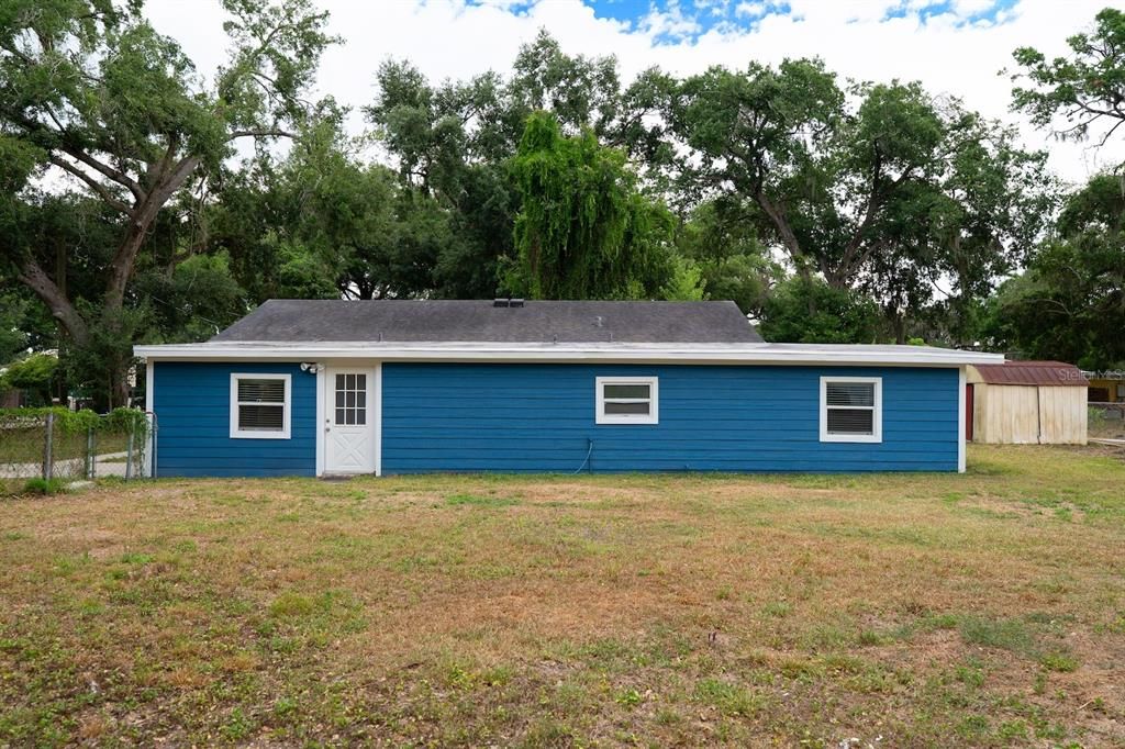 For Sale: $325,000 (3 beds, 2 baths, 1395 Square Feet)
