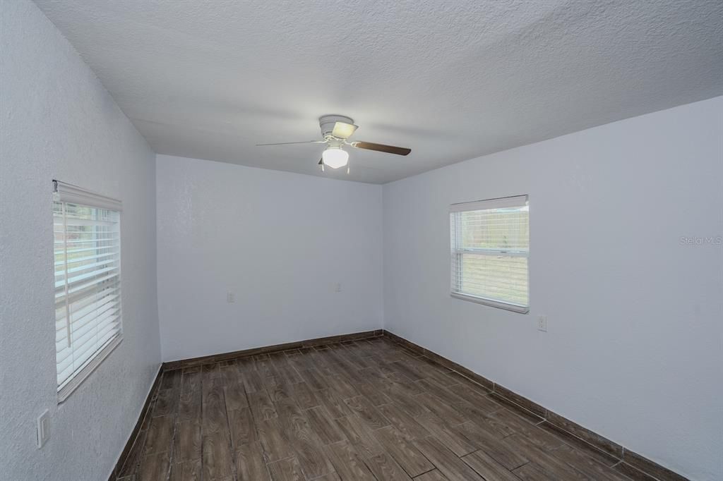 For Sale: $325,000 (3 beds, 2 baths, 1395 Square Feet)