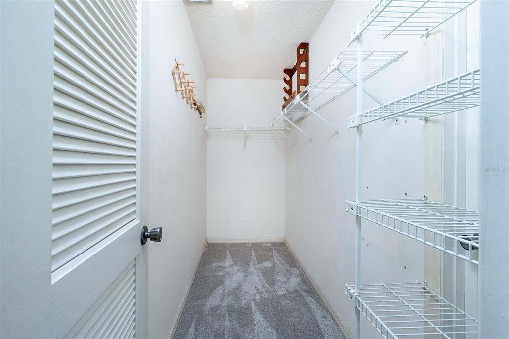 На продажу: $254,900 (2 спален, 2 ванн, 1234 Квадратных фут)