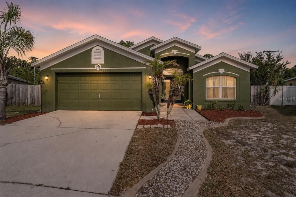For Sale: $369,000 (3 beds, 2 baths, 1847 Square Feet)