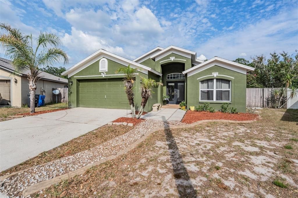 For Sale: $369,000 (3 beds, 2 baths, 1847 Square Feet)
