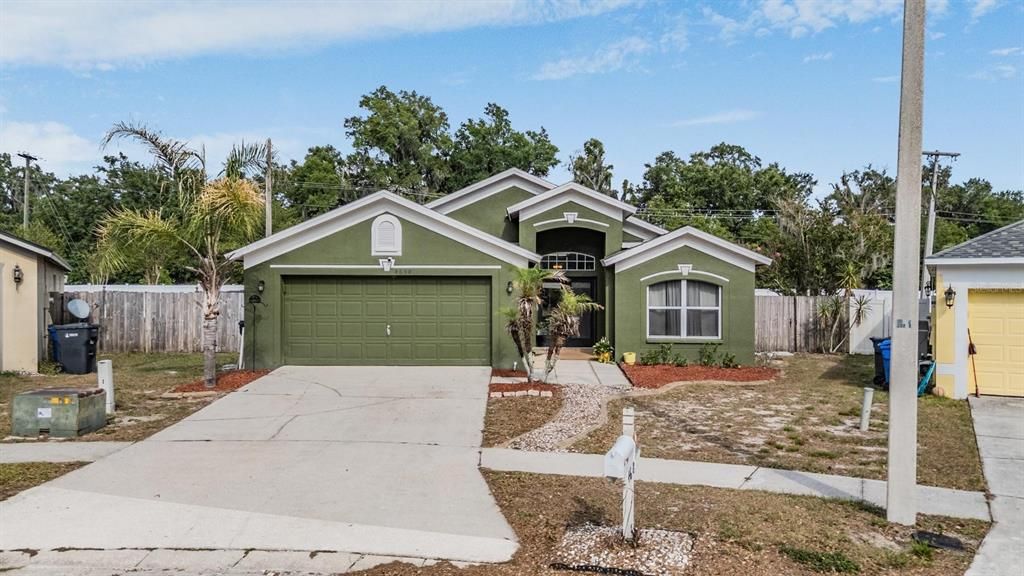 For Sale: $369,000 (3 beds, 2 baths, 1847 Square Feet)