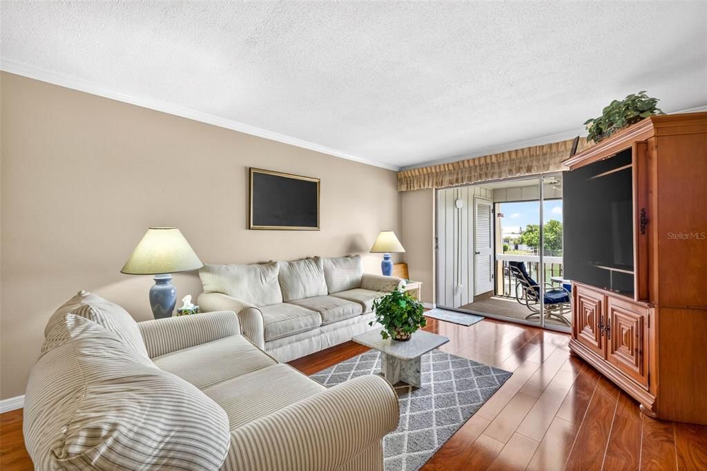En Venta: $280,000 (2 camas, 2 baños, 1125 Pies cuadrados)