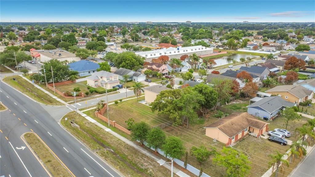 Activo con contrato: $319,000 (3 camas, 2 baños, 1352 Pies cuadrados)