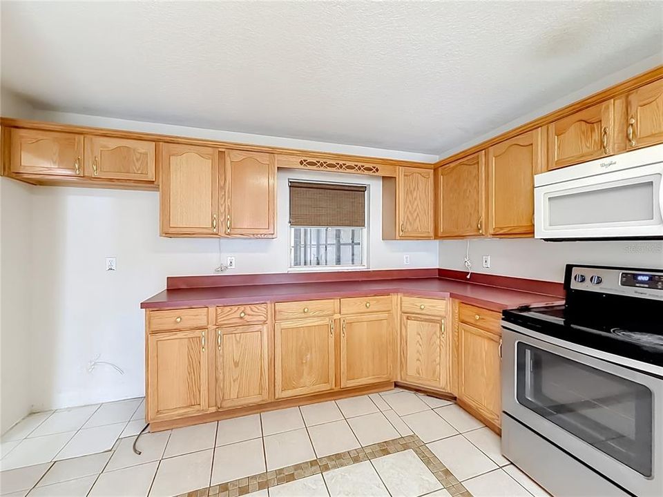 Activo con contrato: $319,000 (3 camas, 2 baños, 1352 Pies cuadrados)