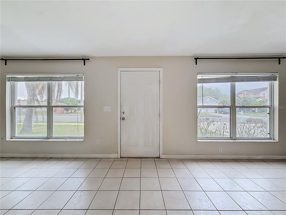 Activo con contrato: $319,000 (3 camas, 2 baños, 1352 Pies cuadrados)