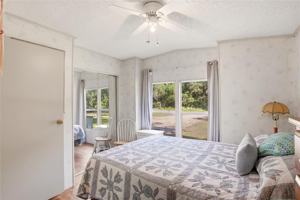 For Sale: $209,900 (4 beds, 3 baths, 1400 Square Feet)