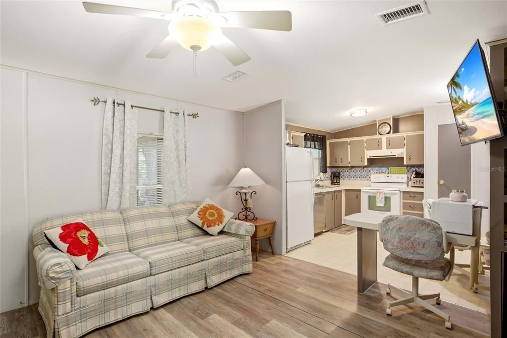 For Sale: $209,900 (4 beds, 3 baths, 1400 Square Feet)