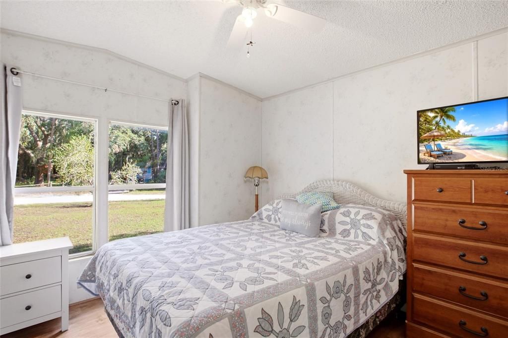 For Sale: $209,900 (4 beds, 3 baths, 1400 Square Feet)