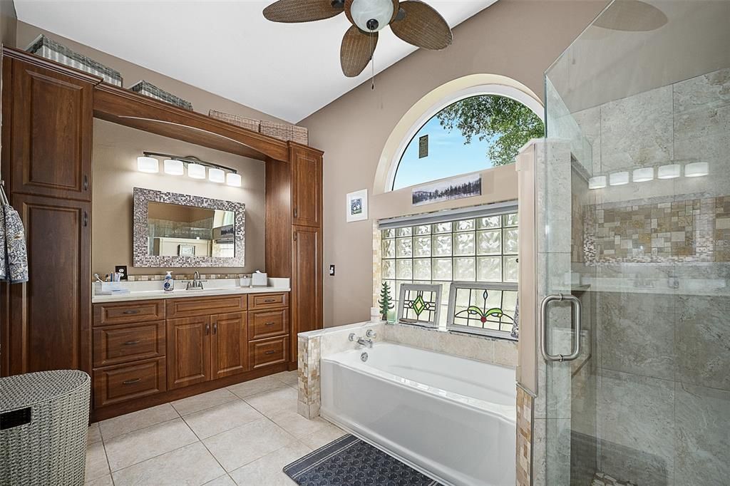 Active With Contract: $580,000 (3 beds, 2 baths, 2864 Square Feet)