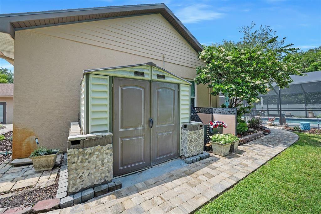 Active With Contract: $580,000 (3 beds, 2 baths, 2864 Square Feet)